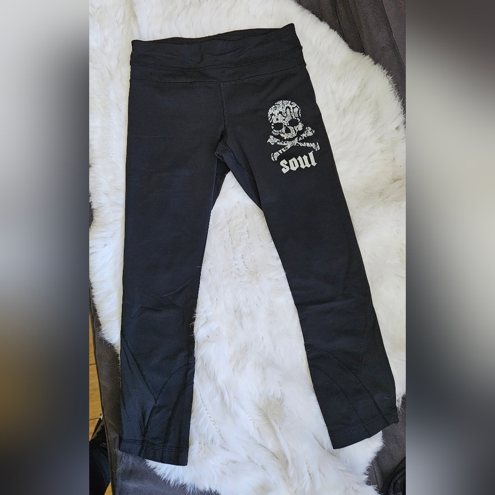 Womens Lululemon Size 4 Leggings
